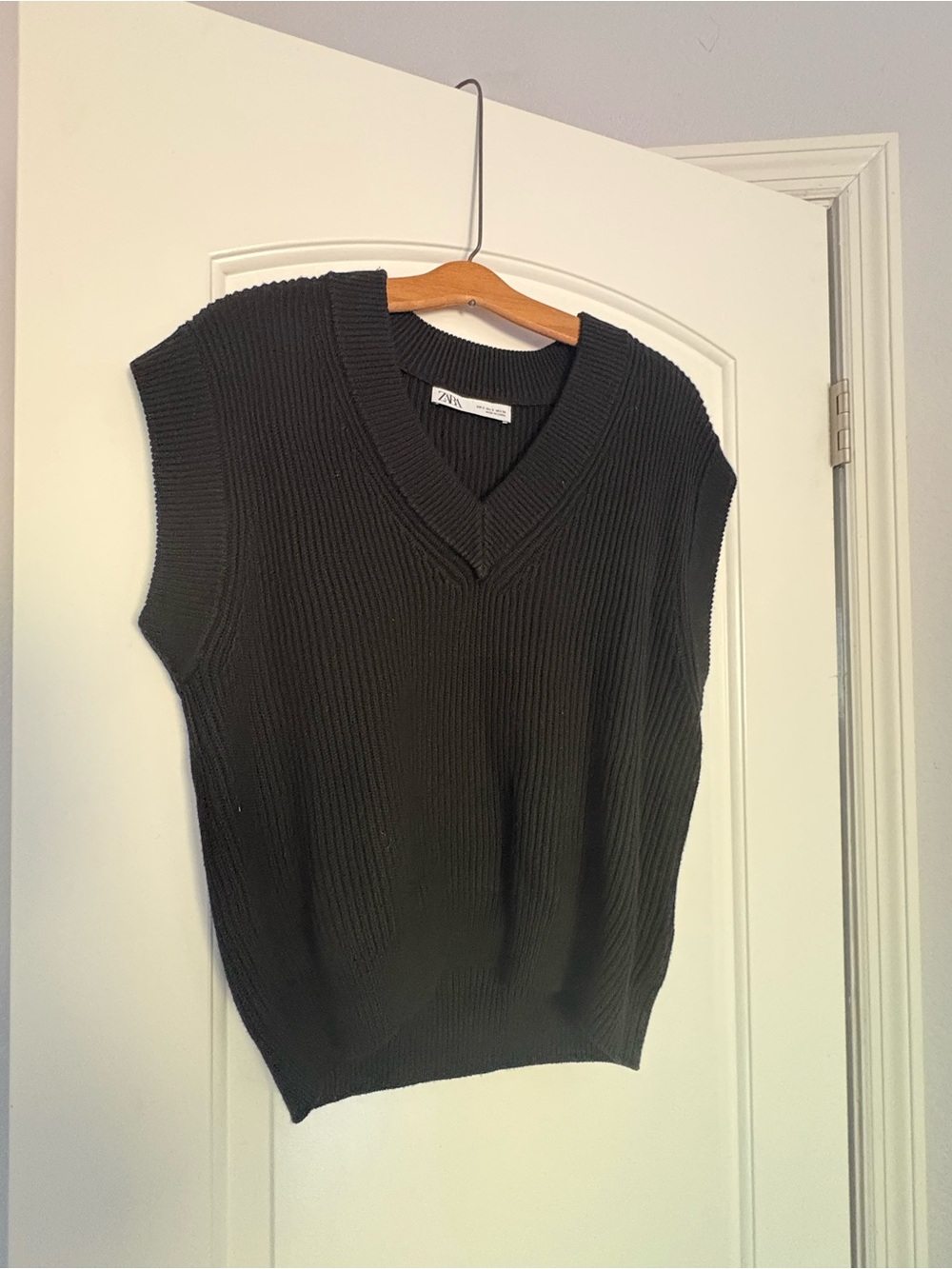 ZARA Chunky black knit sweater vest size S